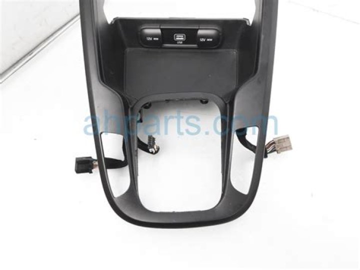 Daisy Dukes Arrested For Prank Where She Pretended To Smash TV Screen In Walmart Store - News