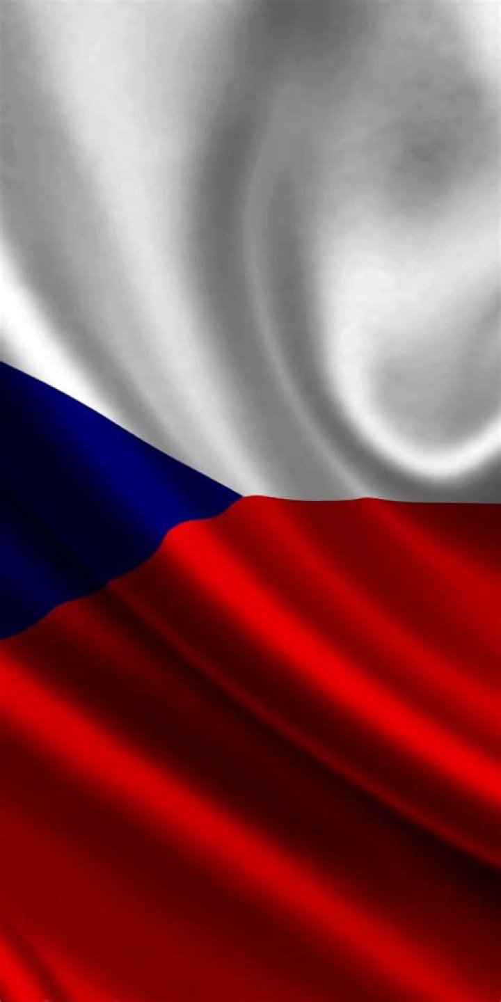 Who is Adan Banuelos, the person who is now dating Bella Hadid? - SarkariResult