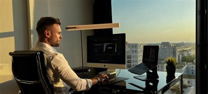 Alexander Giesecke Net Worth