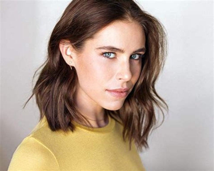 Alexandra Turshen Height, Weight, Net Worth, Age, Birthday, Wikipedia, Who, Instagram, Biography