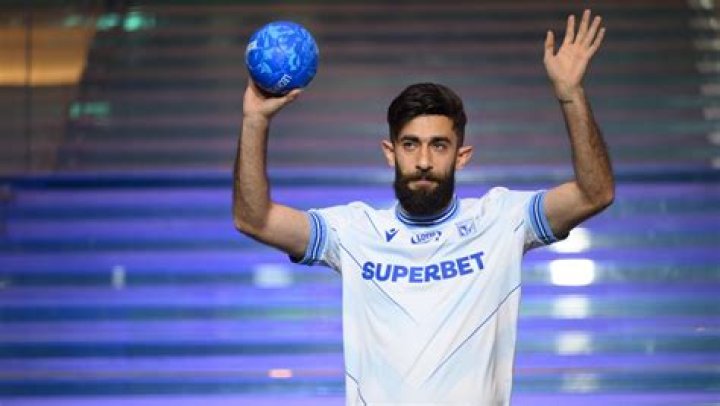 
Ali Gholizadeh Height, Weight, Net Worth, Age, Birthday, Wikipedia, Who, Instagram, Biography 