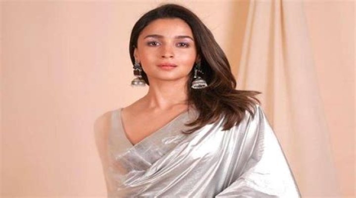 
Alia Bhatt Talks About Her Relationship With Mother Soni Razdan 