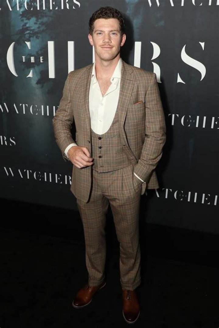 Alistair Brammer Net Worth, Earnings, Married, Wife, Facts, Wiki-Bio