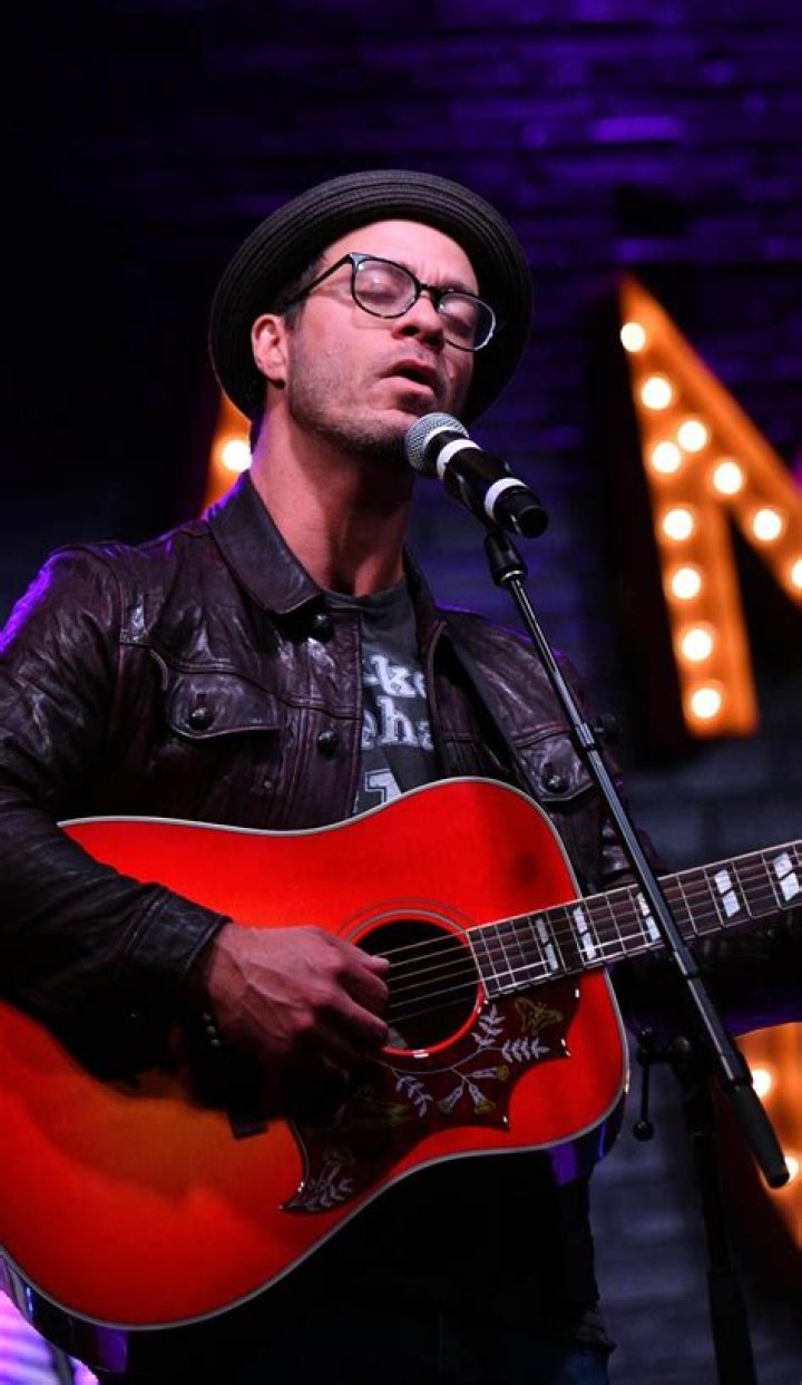 Amos Lee