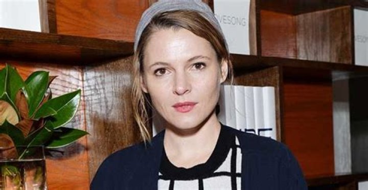 Amy Seimetz Height, Weight, Measurements, Bra Size, Shoe Size