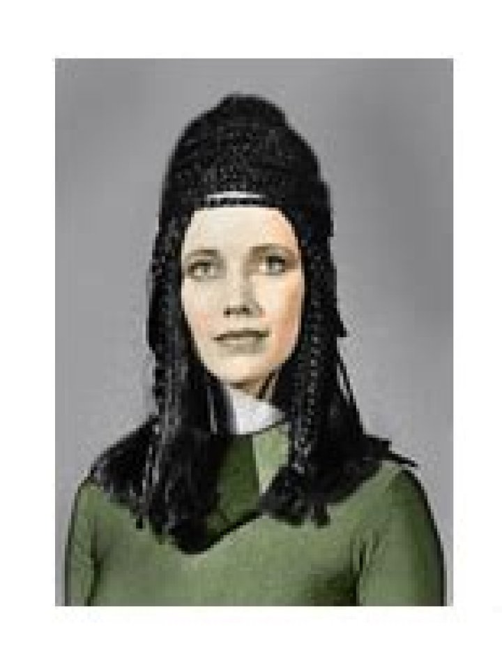 Angela Staines Net Worth