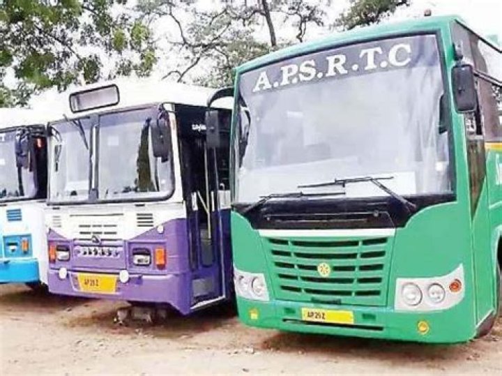 
APSRTC to operate 1,081 special buses to clear Dasara rush 