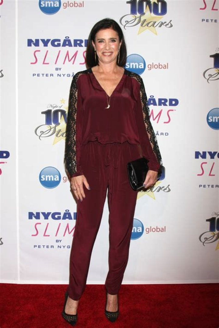 
Ashley Rogers Height, Weight, Net Worth, Age, Birthday, Wikipedia, Who, Nationality, Biography 