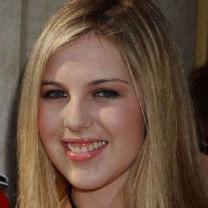 Ashlie Brillault' Married, Husband, Children, Net Worth, Facts, Wiki-Bio