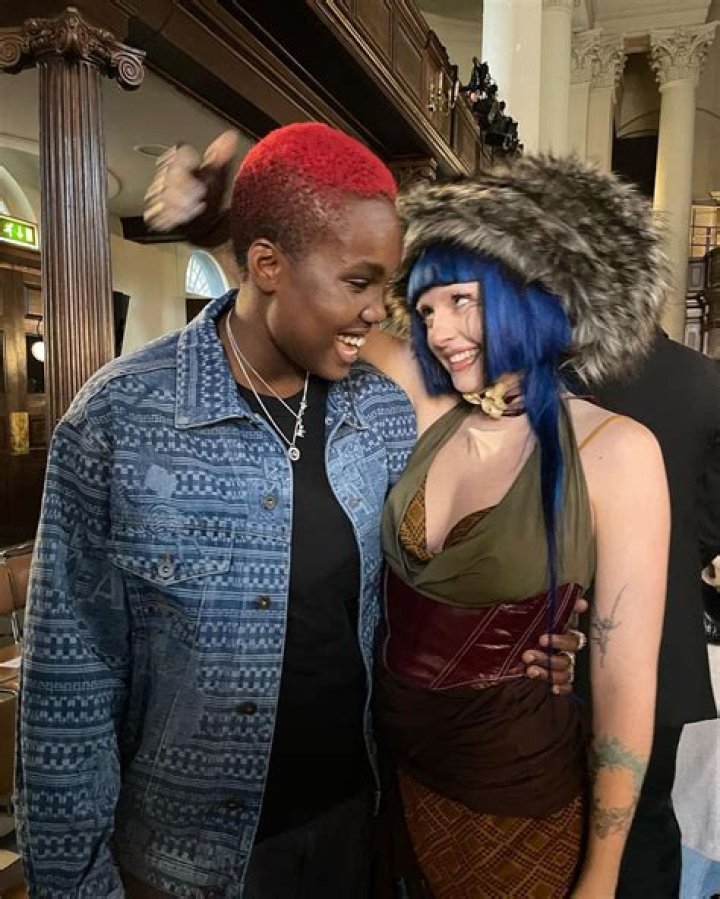 Ashnikko Wiki, Ex Boyfriend, Age, Real Name, Birthday, Wikipedia (Stupid)