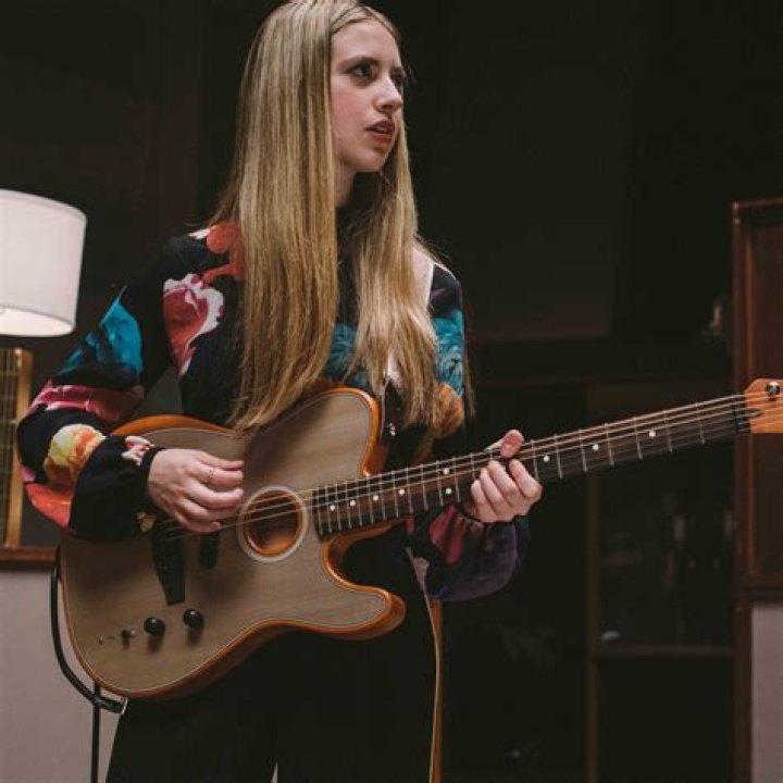 Ayla Tesler Mabe Bio, Wiki, Age, Height, Husband, New Band, Guitar, Net Worth