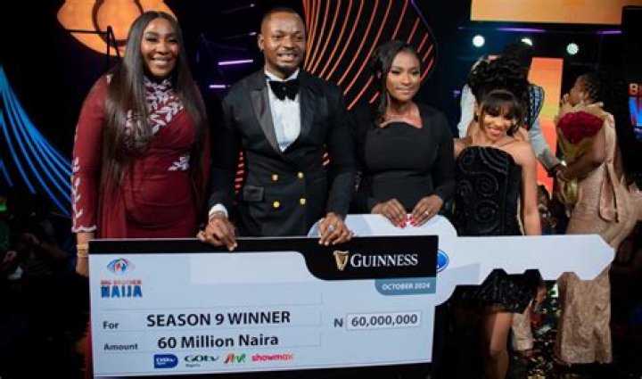 
BBNaija Season 7: “Who Go Give Chomzy Money Cake”- Reactions As Beauty Gifts Doyin A Money Cake & A Sweet Note 
