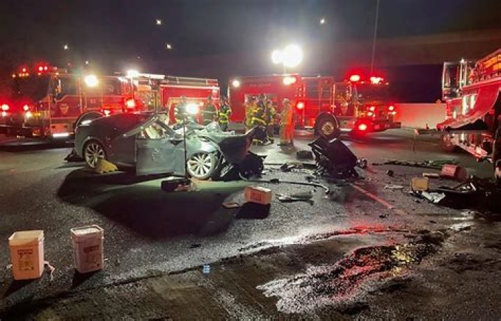 
Brownsville, Texas car accident: At least 7 killed, dozen injured after SUV crashes into migrants 