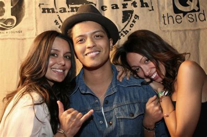 Bruno Mars Sister Tiara Hernandez Wiki: Age, Height, Net Worth & Bio