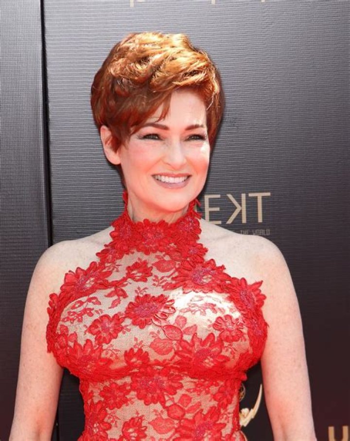 Carolyn Hennesy Height, Weight, Measurements, Bra Size, Shoe Size