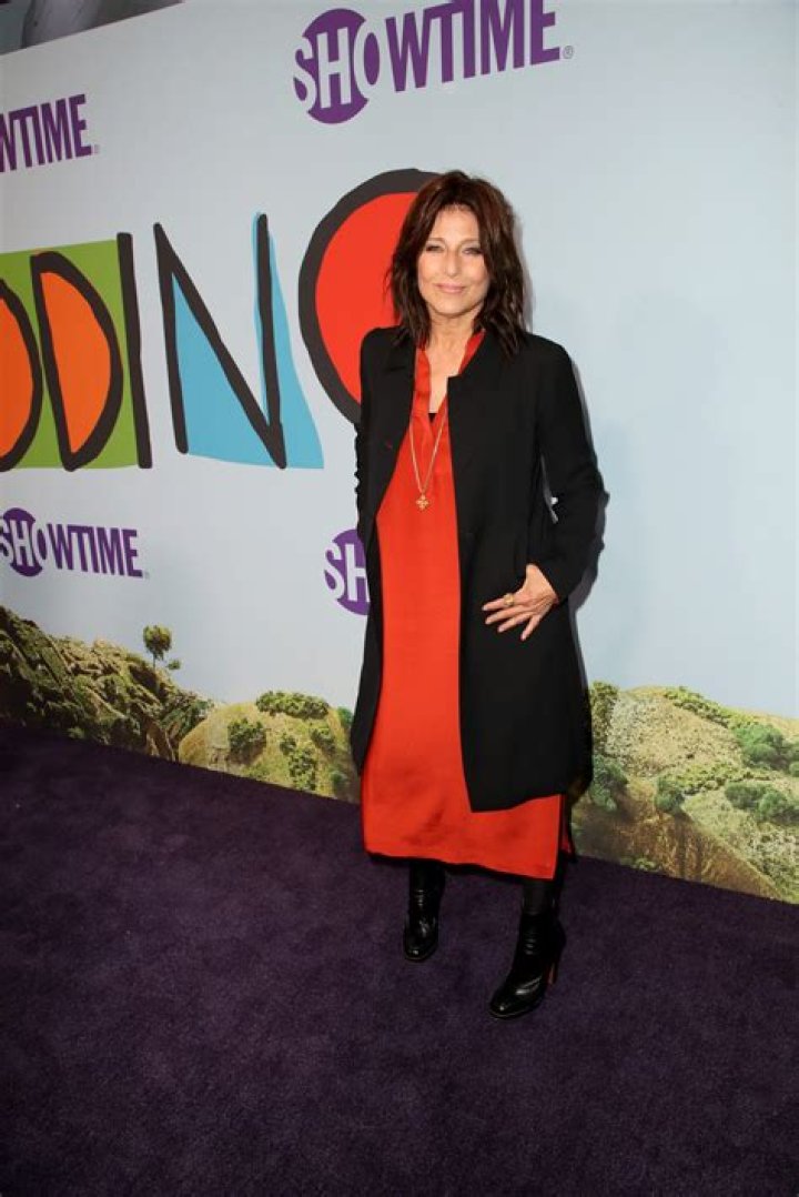 Catherine Keener: dating, net worth, tattoos, smoking & body measurements