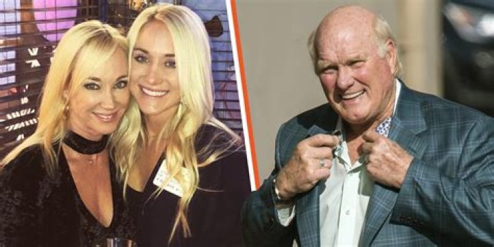 Charlotte Hopkins – Meet Terry Bradshaw’s Ex-Wife