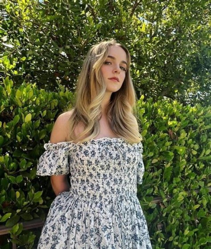 
Charlotte McKenna Height, Weight, Net Worth, Age, Birthday, Wikipedia, Who, Nationality, Biography 