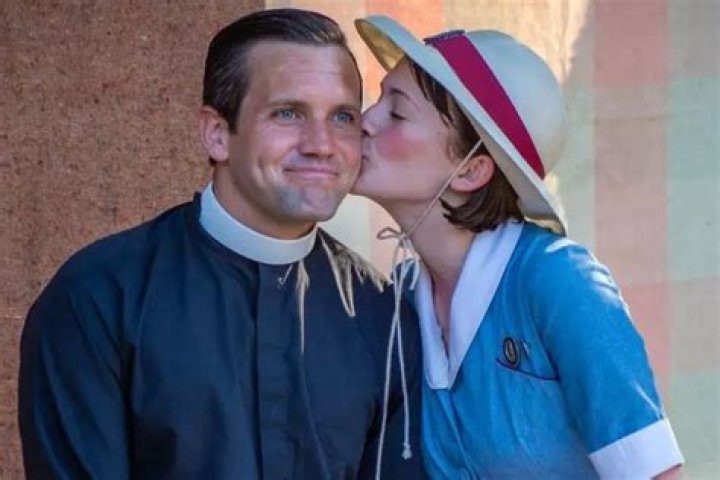 Charlotte Ritchie, Affair, Boyfriend, Profession, Age, Height, Parents