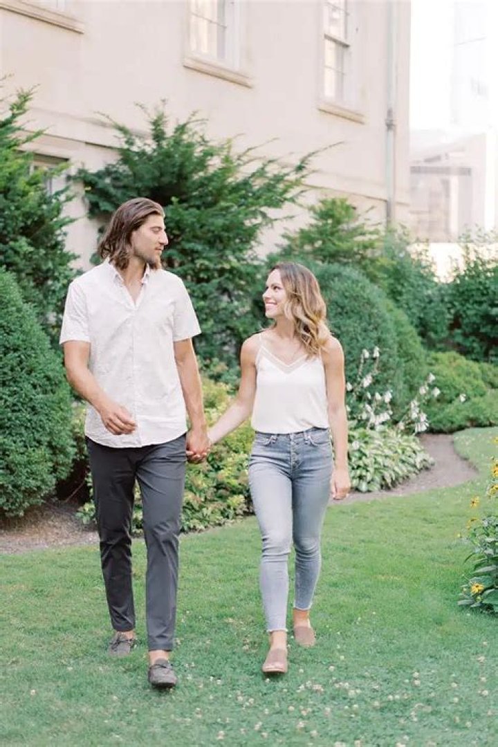 Chris Tanev Height, Weight, Net Worth, Age, Birthday, Wikipedia, Who, Instagram, Biograph