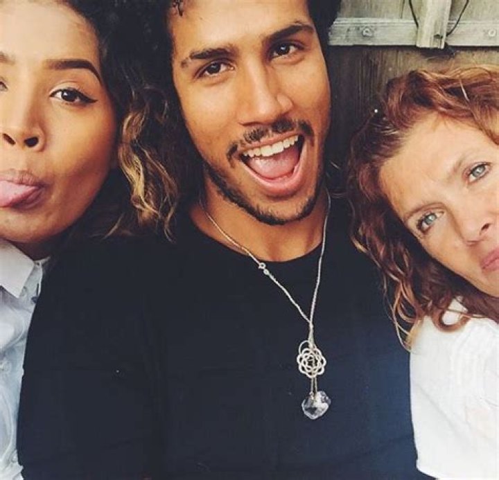 Chuku Modu: dating, net worth, tattoos, smoking & body facts