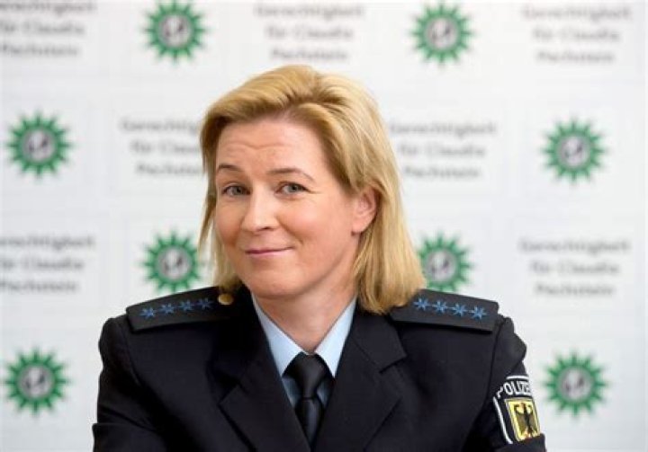 
Claudia Pechstein Height, Weight, Net Worth, Age, Birthday, Wikipedia, Who, Nationality, Biography 