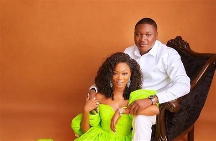 Comedian Kiekie reveals her husband’s face for the first time