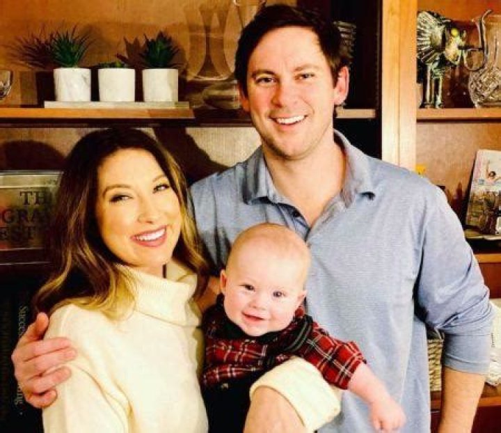 Courtney Cason Husband: Bio, Wiki, Age, Height, Baby, QVC, Salary and Net Worth