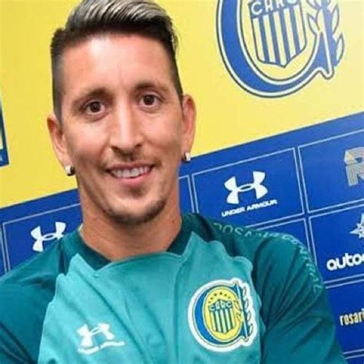 Damian Martinez Net Worth