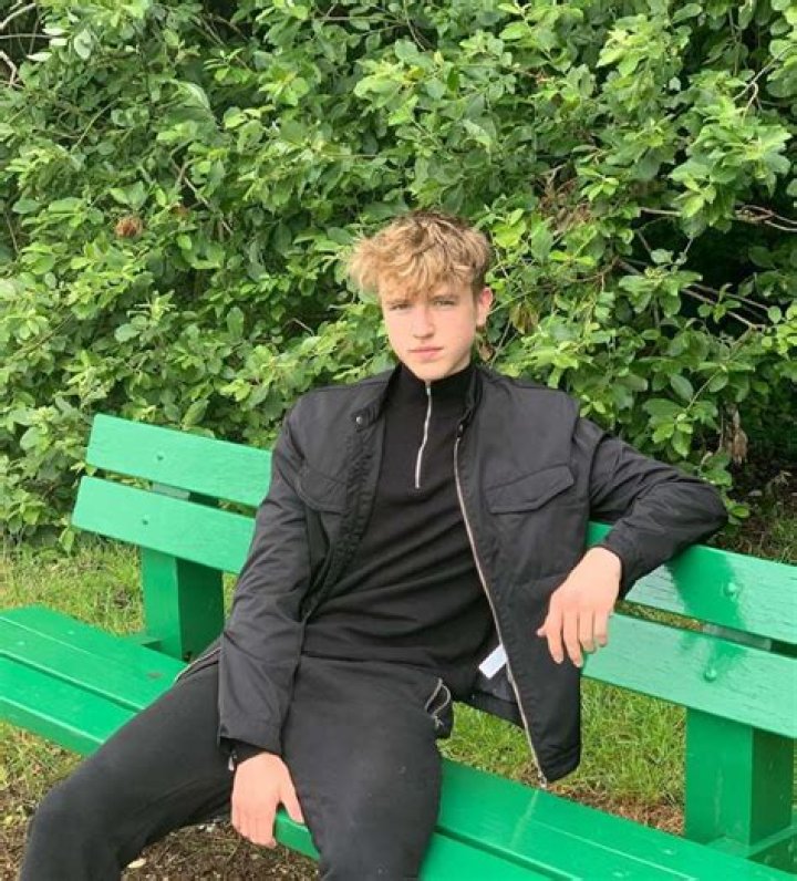 
Dan Woolley Height, Weight, Net Worth, Age, Birthday, Wikipedia, Who, Nationality, Biography 