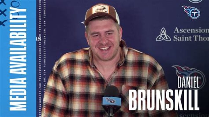 Daniel Brunskill Salary, PFF, Contract, Madden Rating, Draft, Wife/Girlfriend