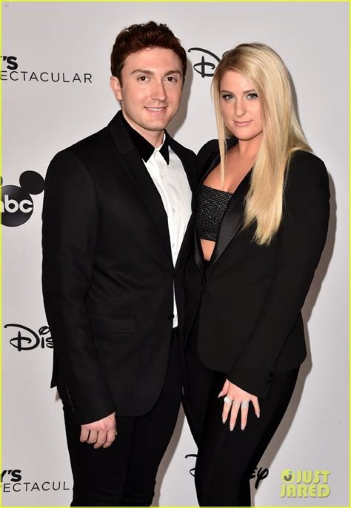 Daryl Sabara Married, Wife, Net Worth, Age, Height, Wiki-Bioi