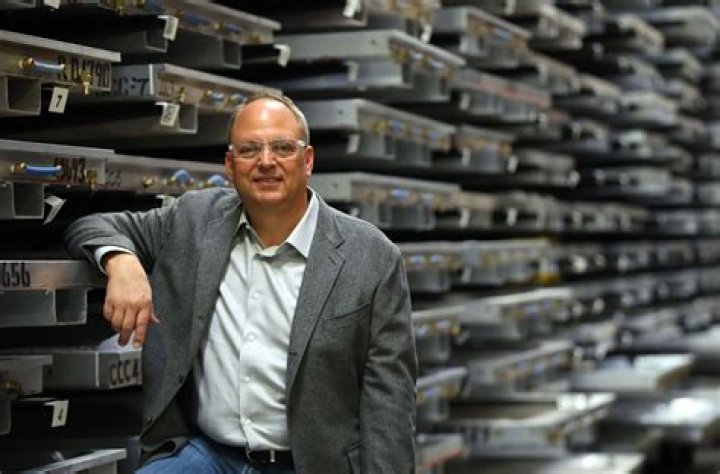 David J. MacNeil Net Worth