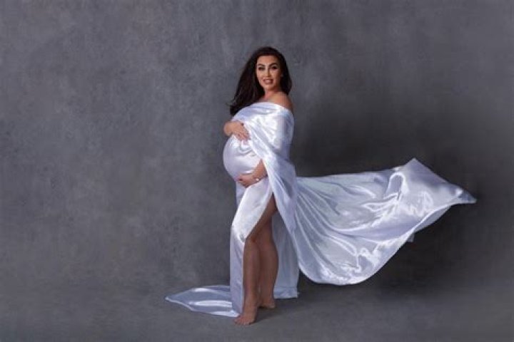 
Devastated Star, Lauren Goodger has revealed her newborn daughter has died 