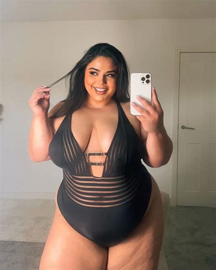 
Diana Sirokai Height, Weight, Net Worth, Age, Birthday, Wikipedia, Who, Nationality, Biography 