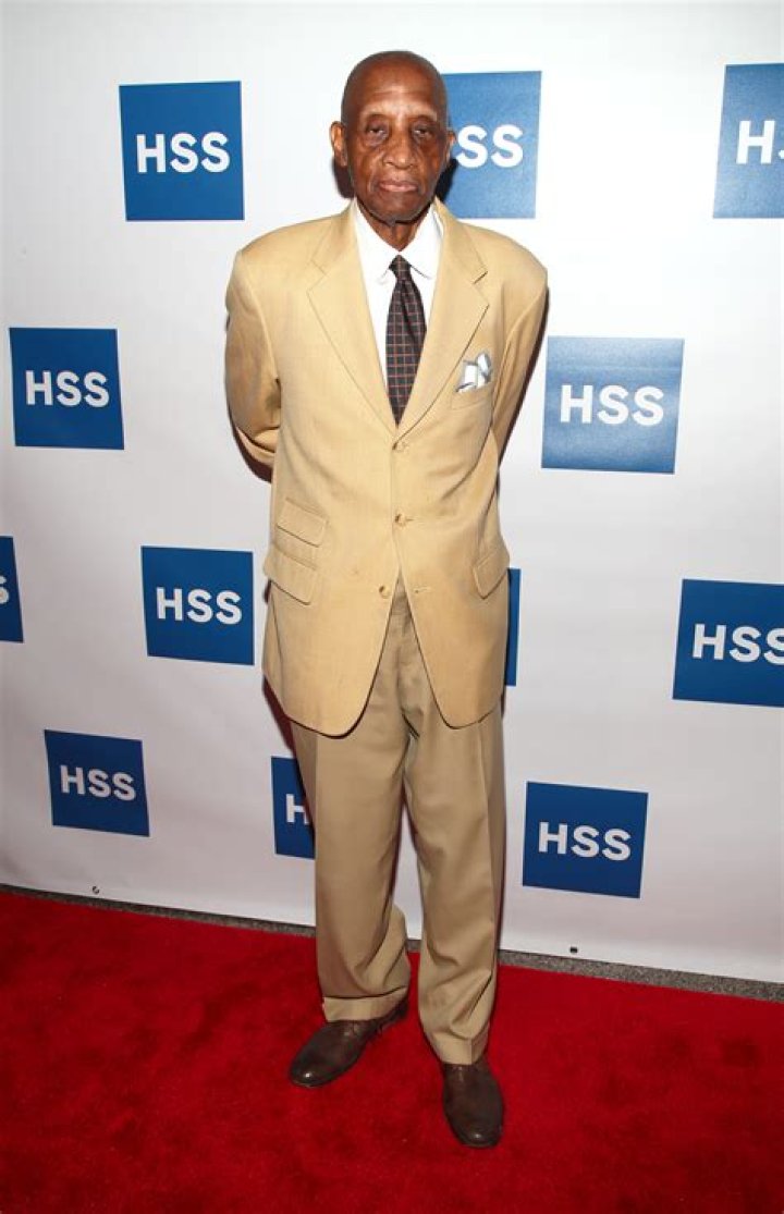 Dick Barnett Height, Weight, Net Worth, Age, Birthday, Wikipedia, Who, Instagram, Biography