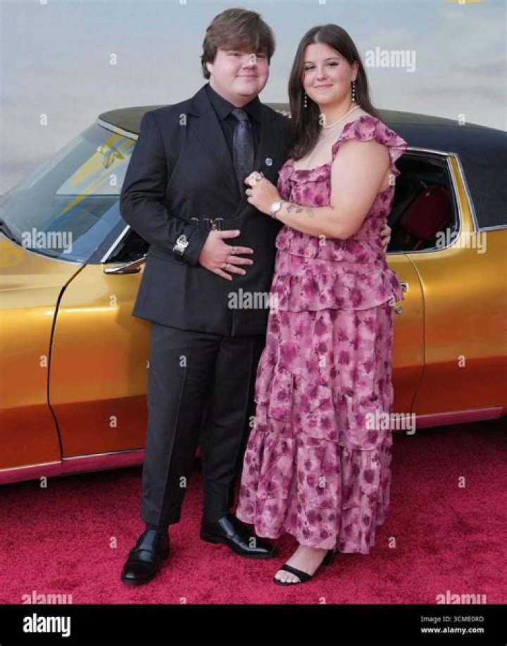 Does Jeremy Ray Taylor Have A Girlfriend? Gay Rumors Debunked – Senior Year Cast