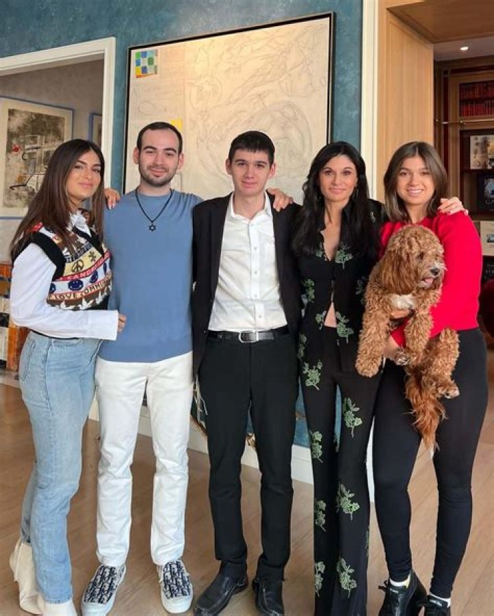 Does Julia Haart Still Wear A Wig? Here’s All About The Stylist And ‘My Unorthodox Life’ Netflix Cast