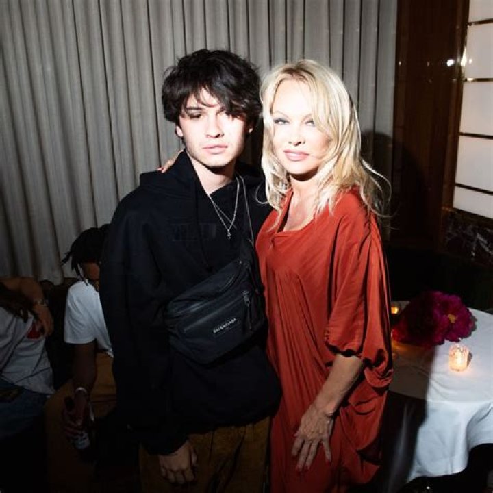 Dylan Jagger Lee Height, Weight, Net Worth, Age, Birthday, Wikipedia, Who, Instagram, Biography