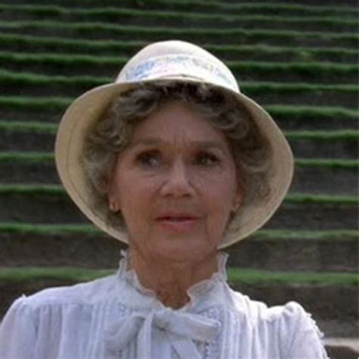 Eleese Lester Net Worth