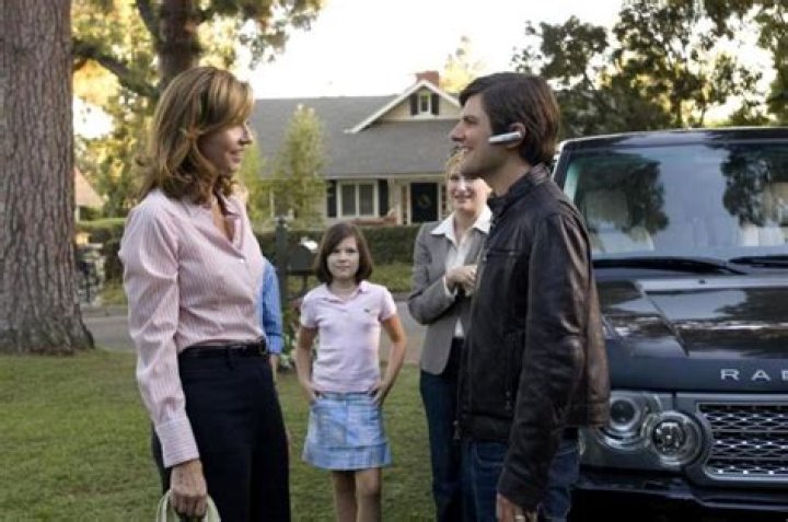 Elizabeth Yozamp Net Worth