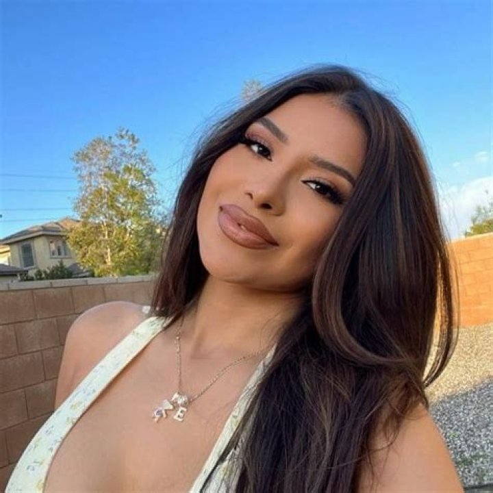 Elsy Reyes Net Worth