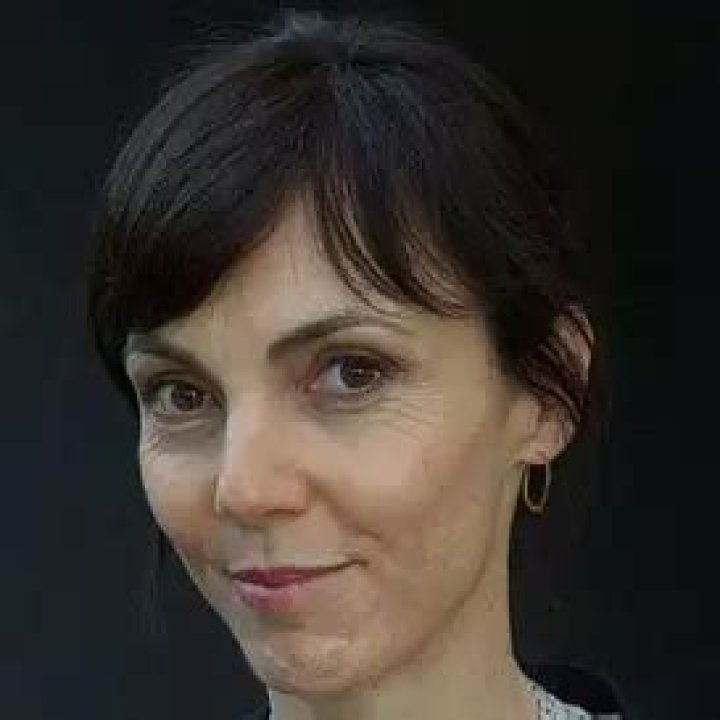 Emily Perkins Net Worth