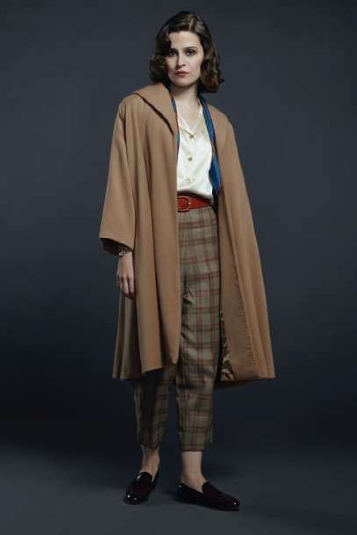 Emma Paetz Net Worth