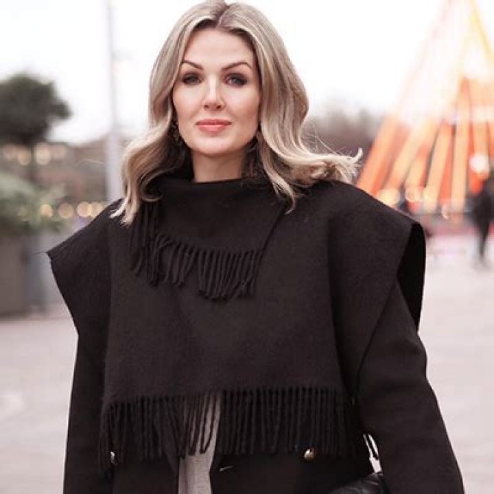 Emma Worthington Net Worth