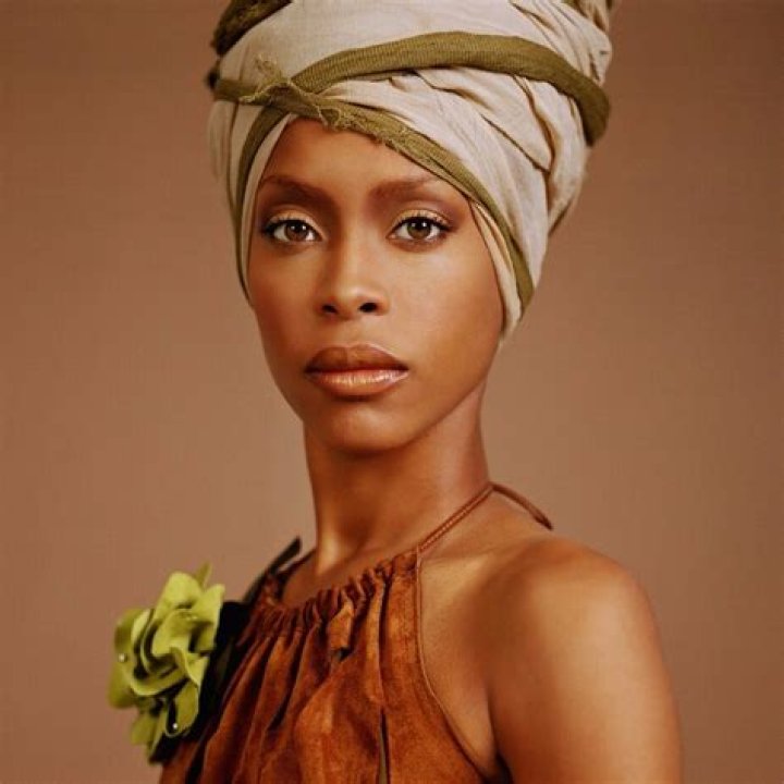 Erykah Badu Age, Songs and Albums, Tour, Instagram, Young
