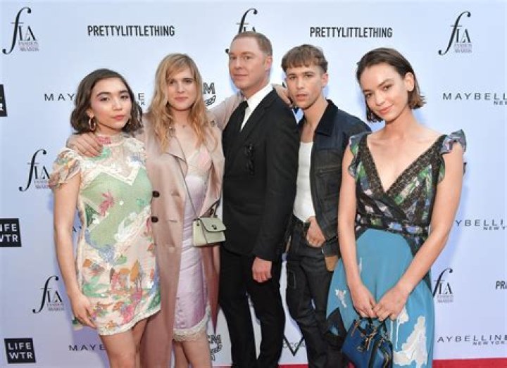 
Everly Hope Paine Height, Weight, Net Worth, Age, Birthday, Wikipedia, Who, Nationality, Biography 