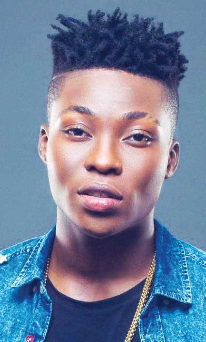 
Fans Mourn With Reekado Banks As He Announces The Death Of His Mother 