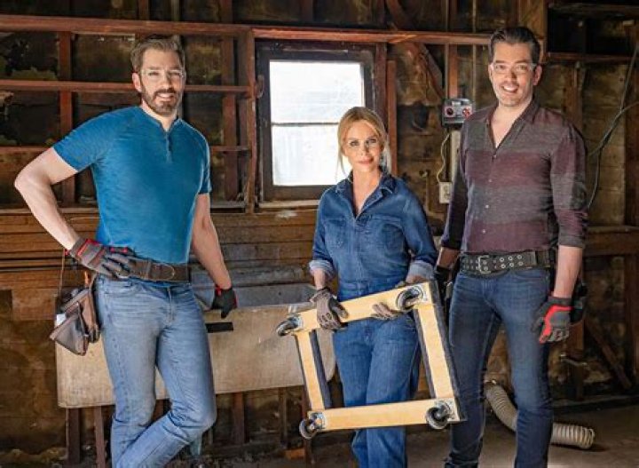 
First Look: Watch ‘Teen Mom 2’ Stars Chelsea Houska and Cole DeBoer Make HGTV Debut on ‘Down Home Fab’ 