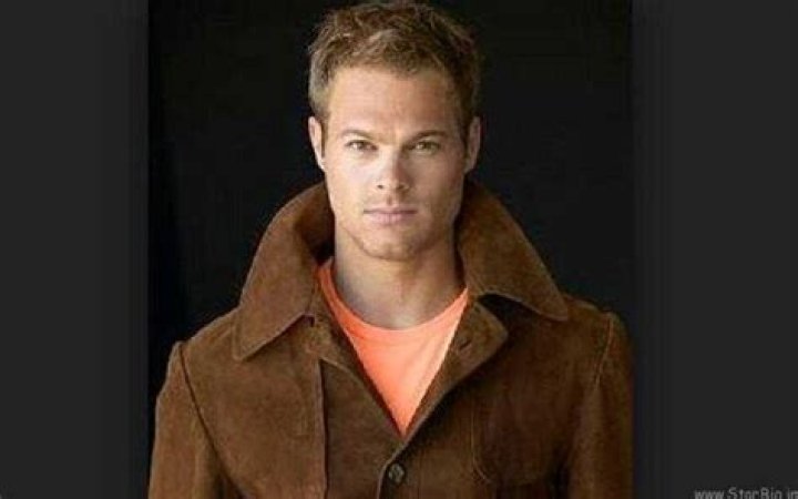 George Stults Net Worth